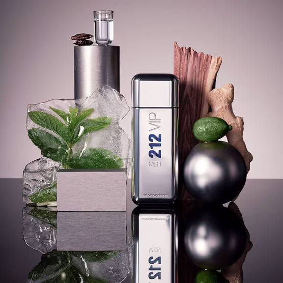 PERFUME 212 VIP MEN CAROLINA HERRERA MASCULINO EAU DE TOILLETE - Imagem 3